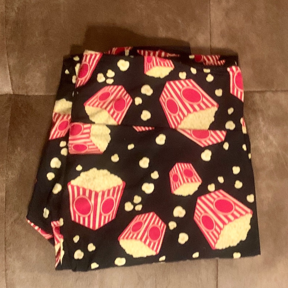 NWOT LuLaRoe Popcorn TC Leggings
